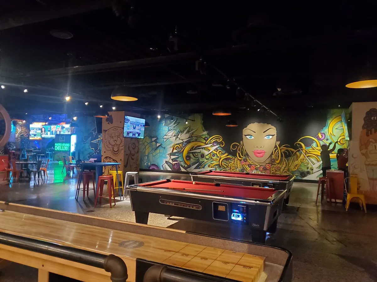 Level UP arcade games and pool