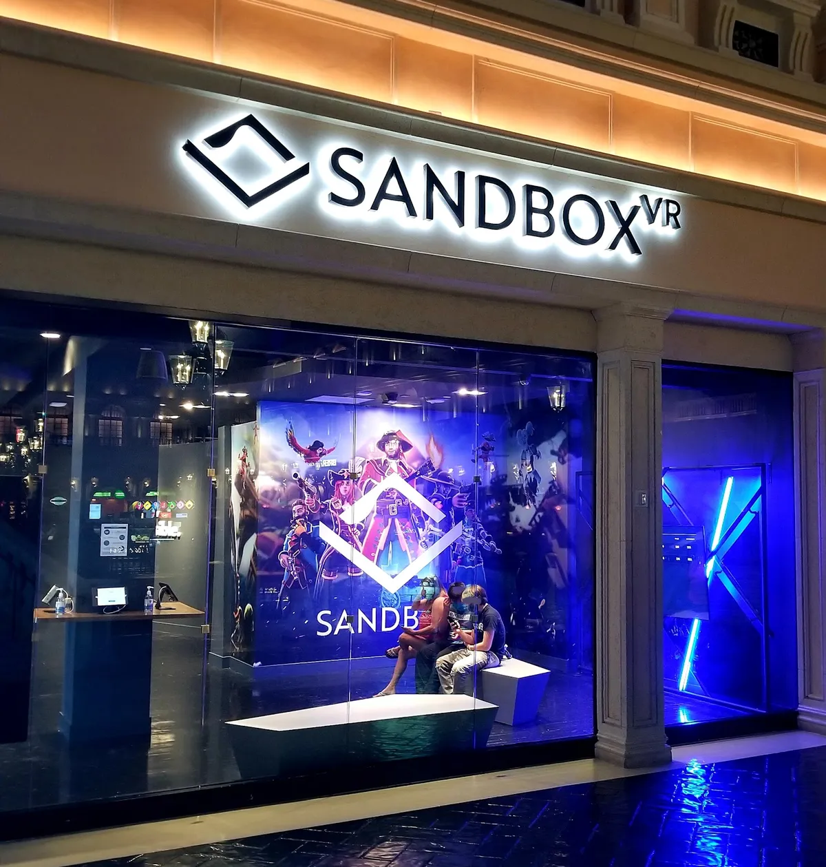 Sandbox VR game environment