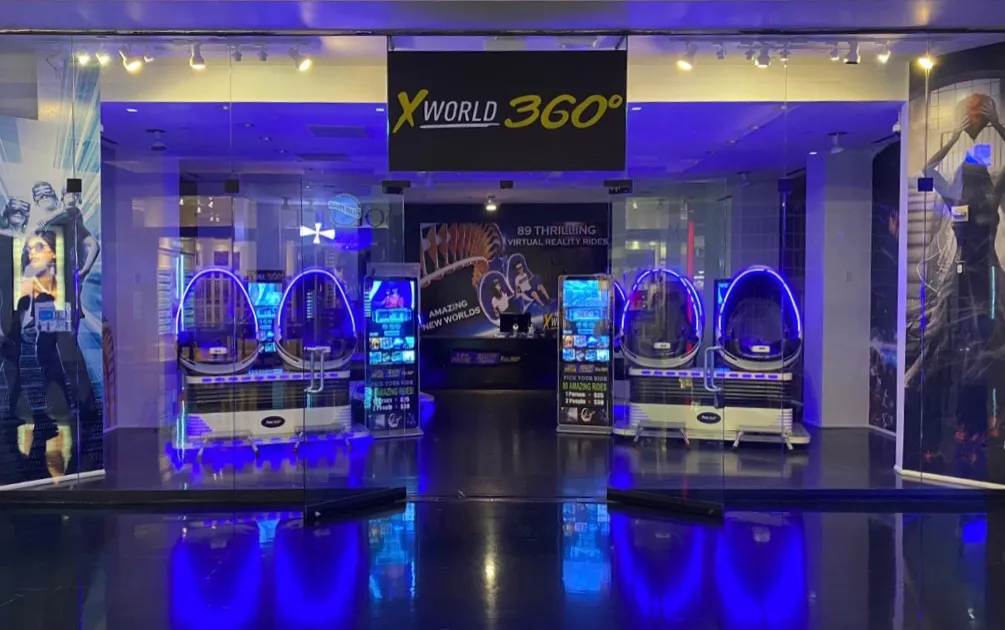 X World 360 Central Strip VR rides